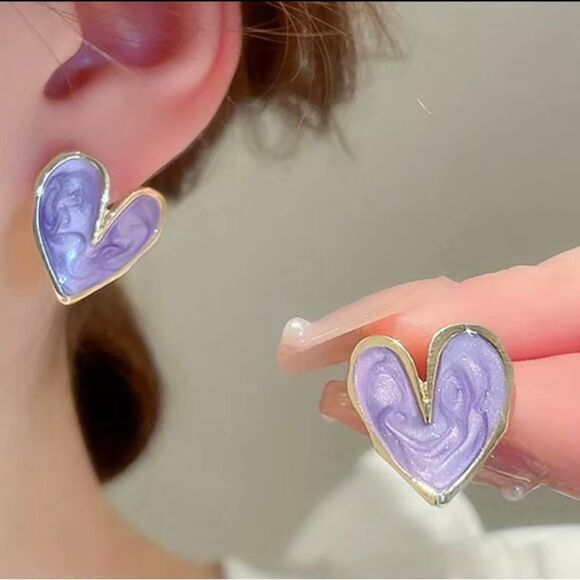🔅🆕 ✨Elegant Classic Gold Rim Heart Enamel Earrings available in: 💙 🤍 ❤️ 💜✨ - Picture 5 of 10
